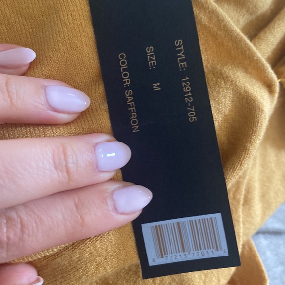 Aaeda knit sweater. BNWT - Picture 5 of 6